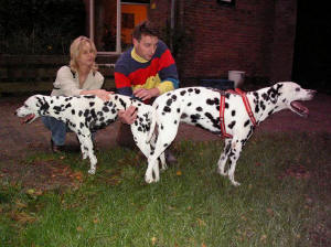 Aisha und Gregor bei der Hochzeit